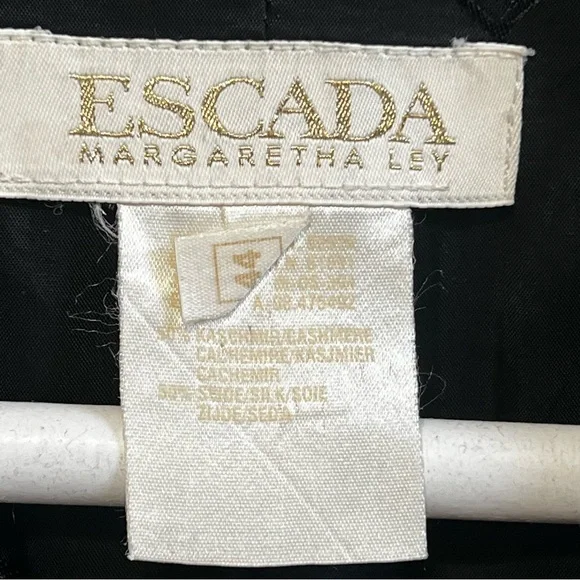 Escada Elegant Black Blazer - Picture 3 of 7